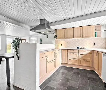 Stort Hus Naer Romo, Ribe Og Tonder Holiday home