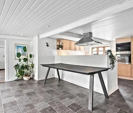 Stort Hus Naer Romo, Ribe Og Tonder * Skaerbaek